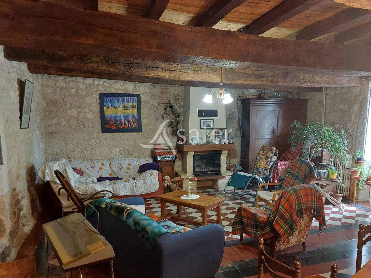 Belle propriété en pierre avec moulin fonctionnel sur 36ha