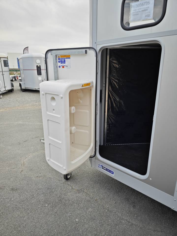 Van 1,5 places cheval Ifor Williams HB403