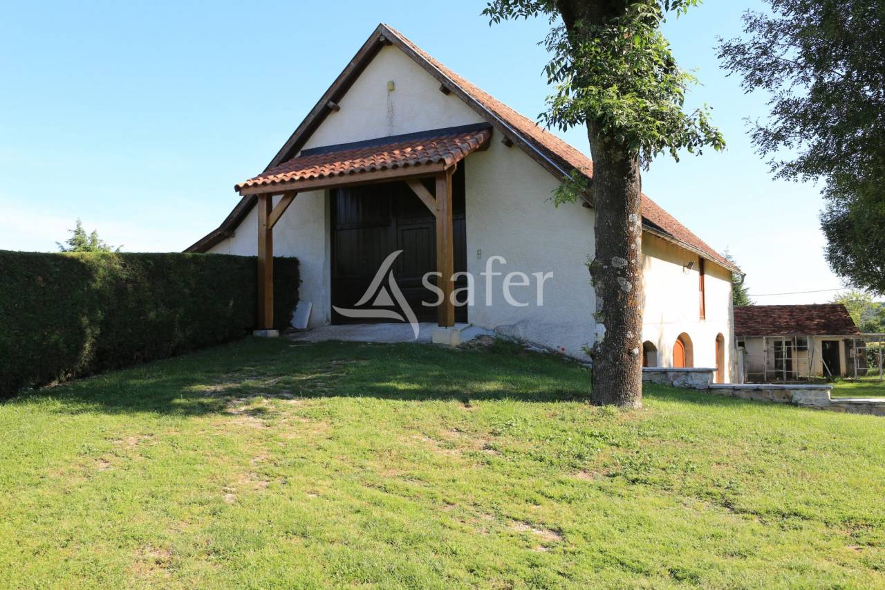 Propri&eacute;t&eacute; quercynoise sur 5 ha proche Cahors et A20