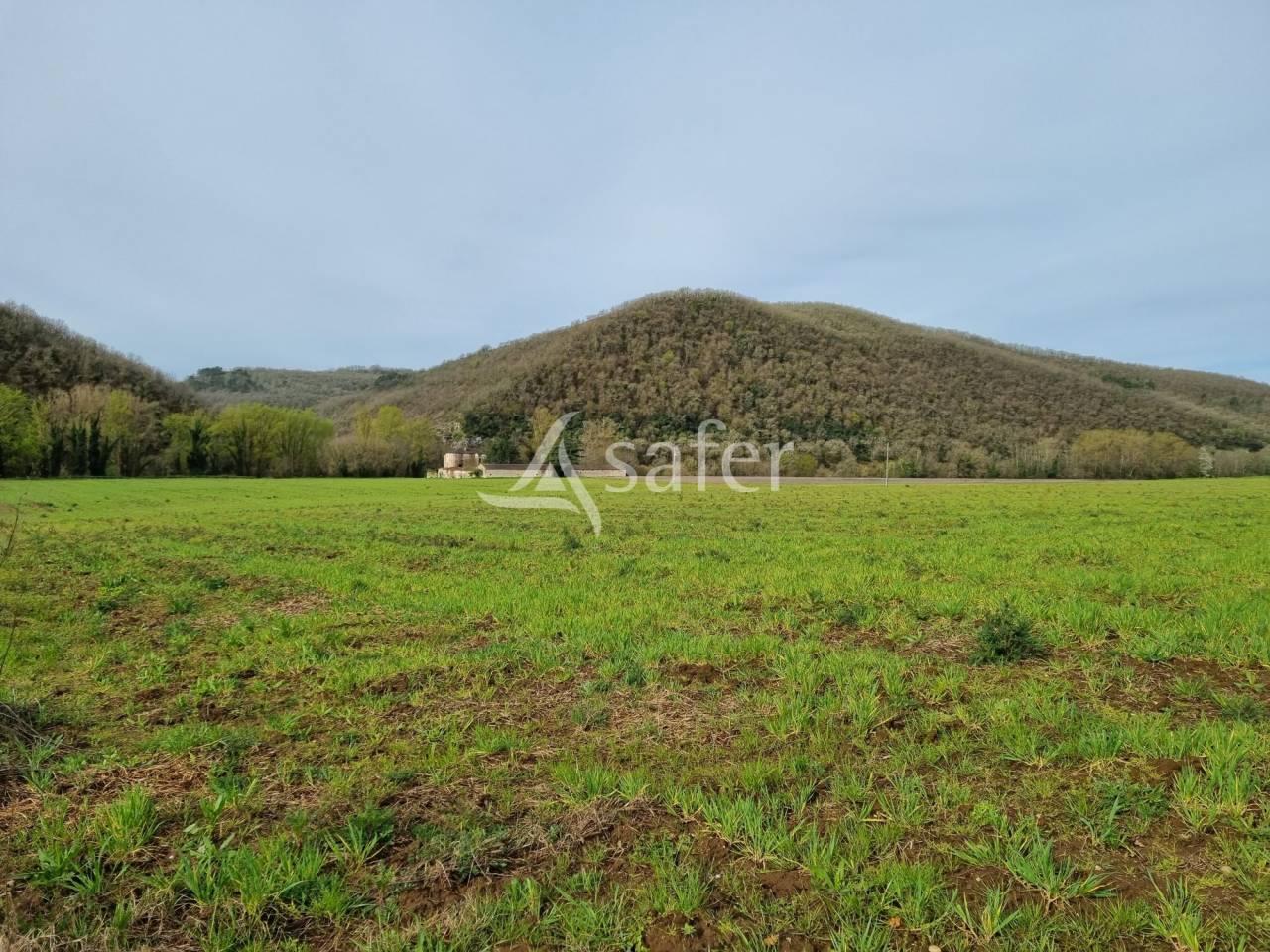 Propriété de caractère sur 29 ha sur les berges du Lot
