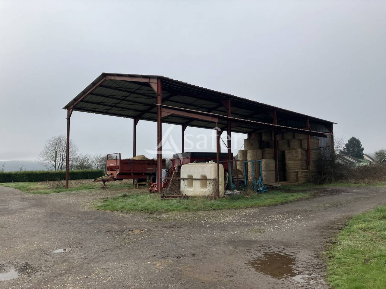 2 bâtiments agricoles - 6 ha