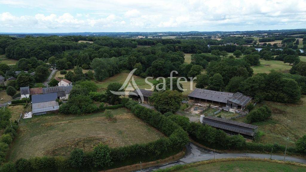 Exploitation agricole d'environ 51 ha avec habitation et bâtime