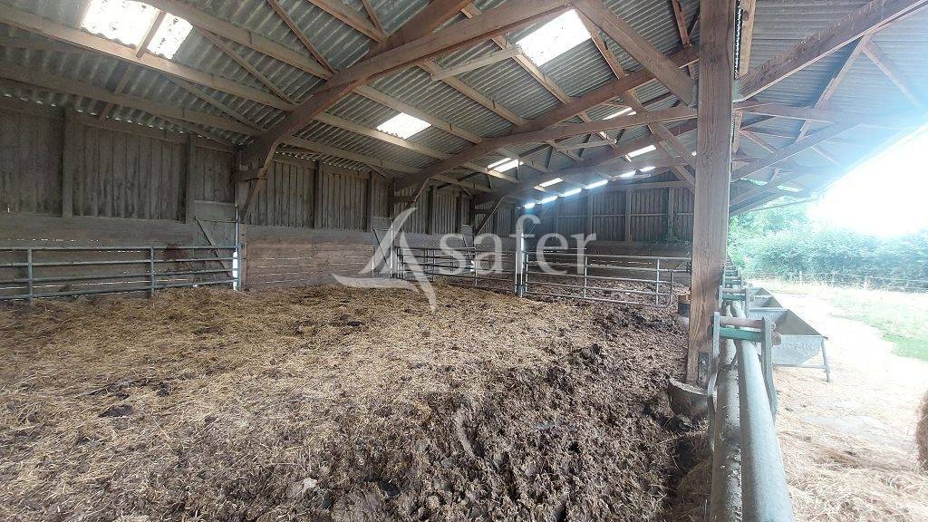 Exploitation agricole d'environ 51 ha avec habitation et bâtime