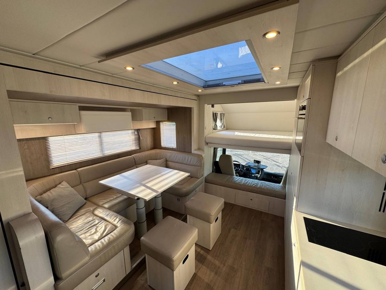 STX 6 CHEVAUX AVEC POP OUT ET PUSH UP - VENDU