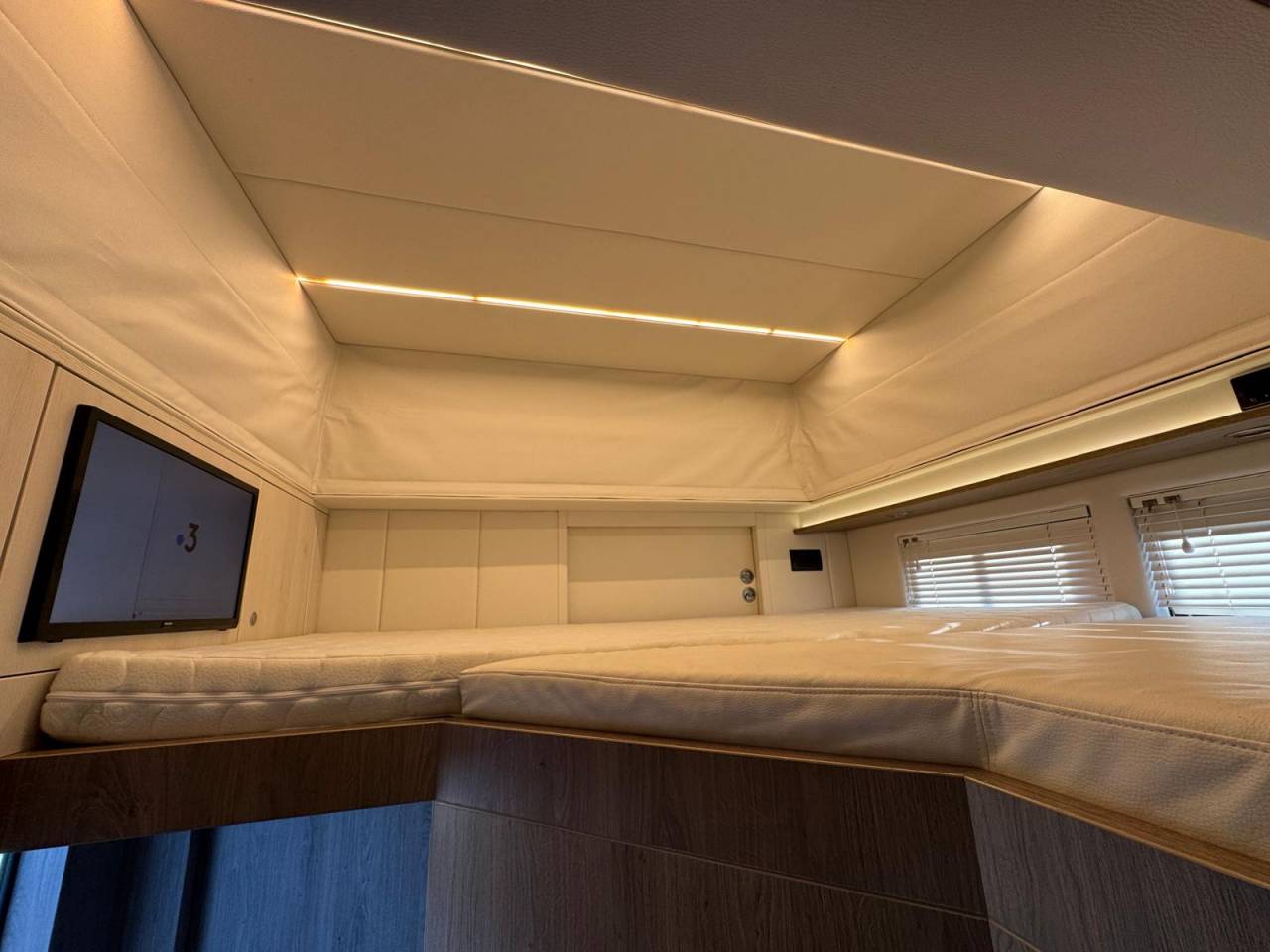 STX 6 CHEVAUX AVEC POP OUT ET PUSH UP - VENDU