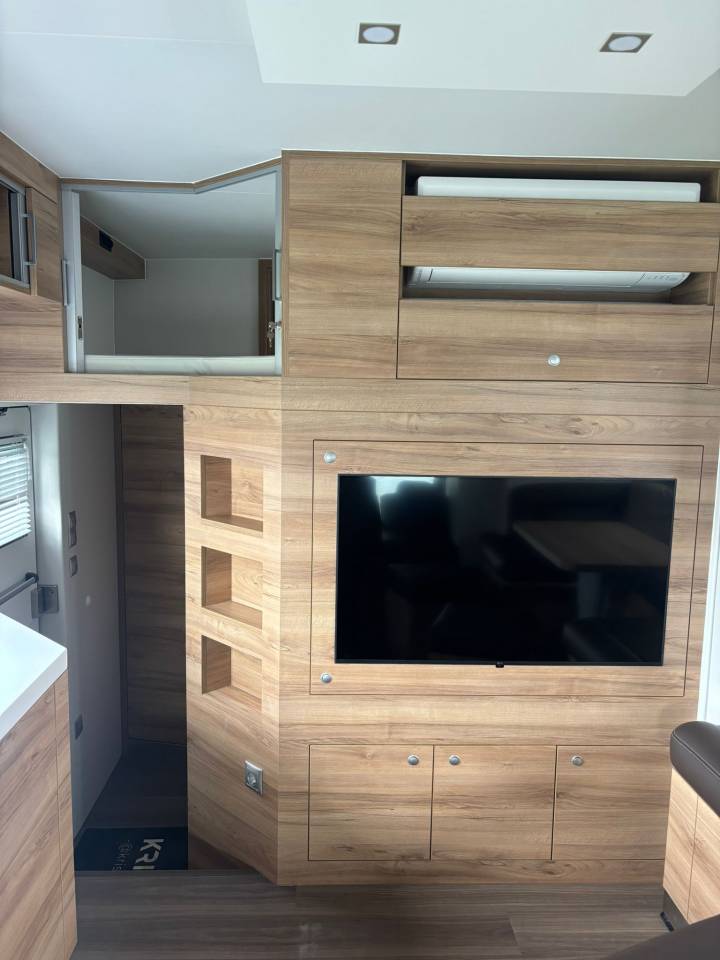 Camion neuf Krismar 5 chevaux plus homecar