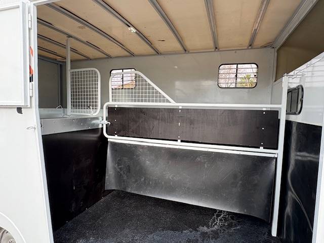 Master 145 chx 2 places/chevaux 211 000KM