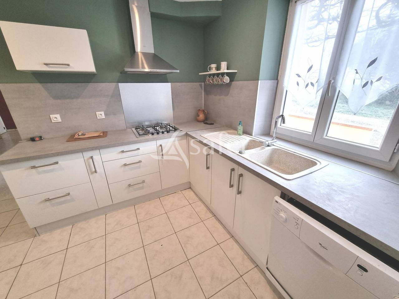 Exploitation Polyculture-Elevage avec grande maison et d&eacute;pendan