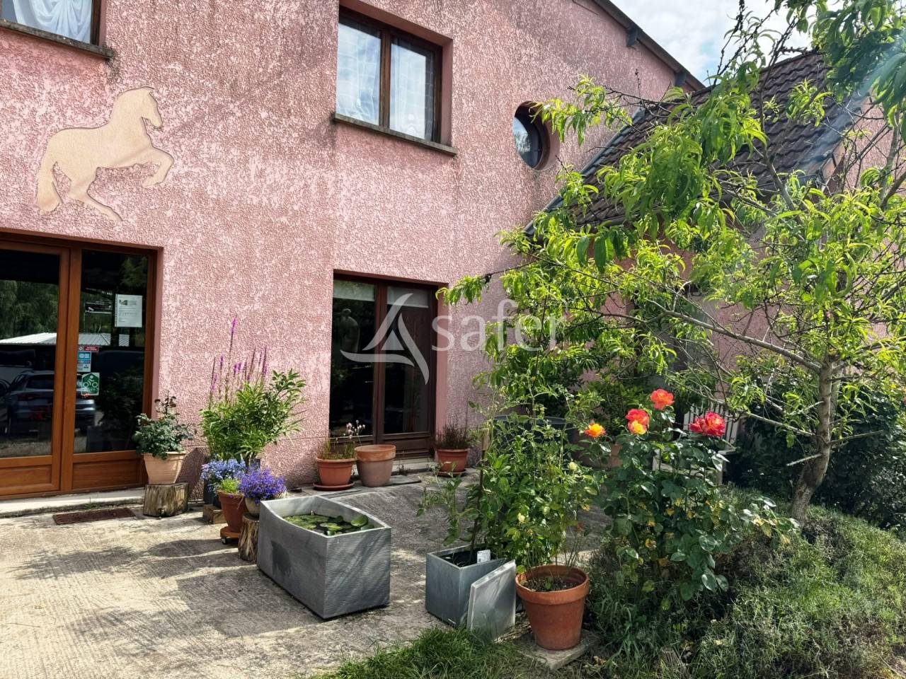 Ecurie de propriétaires à l'orée de la forêt de Fontaineblea