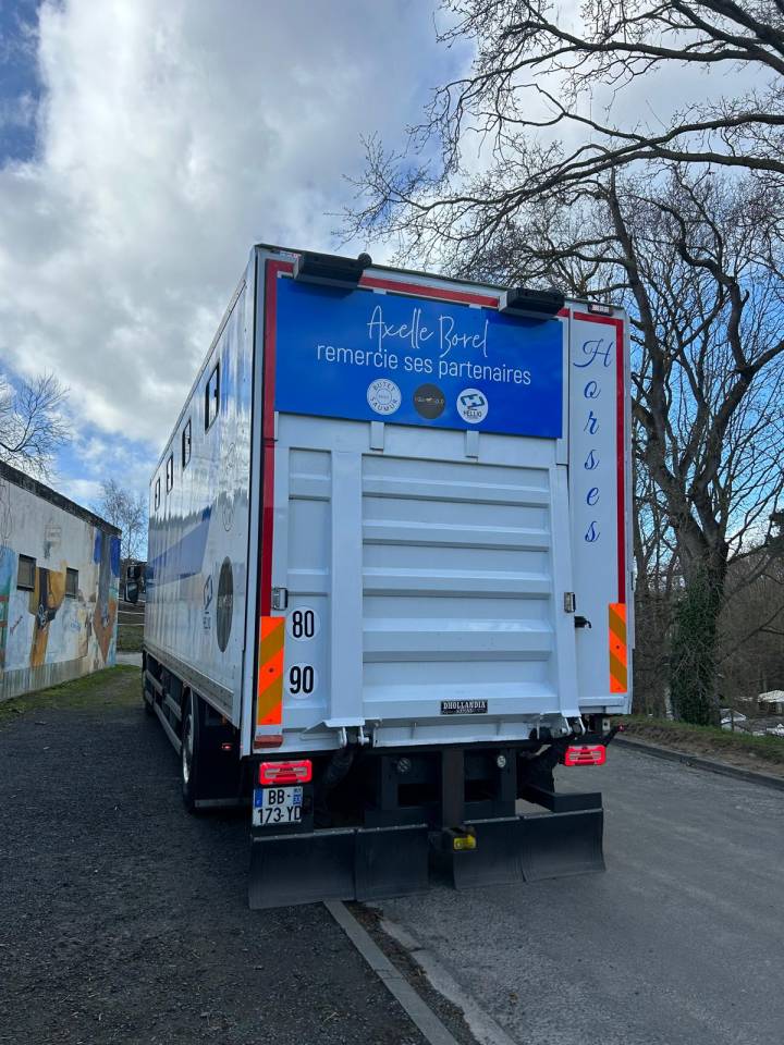 Renault 290cv caisse 10chevaux 42500ht