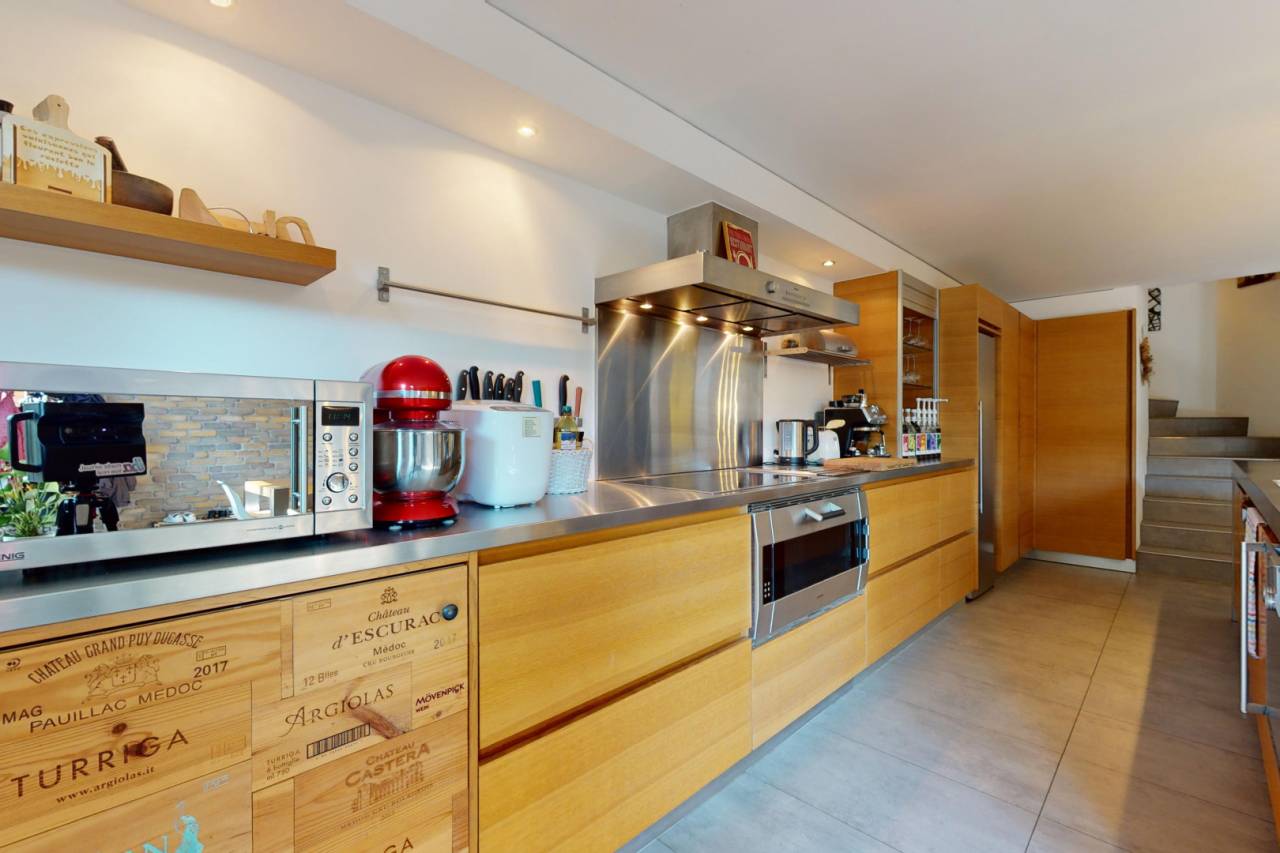 Magnifique ferme rénovée de 3 logements, stabulation