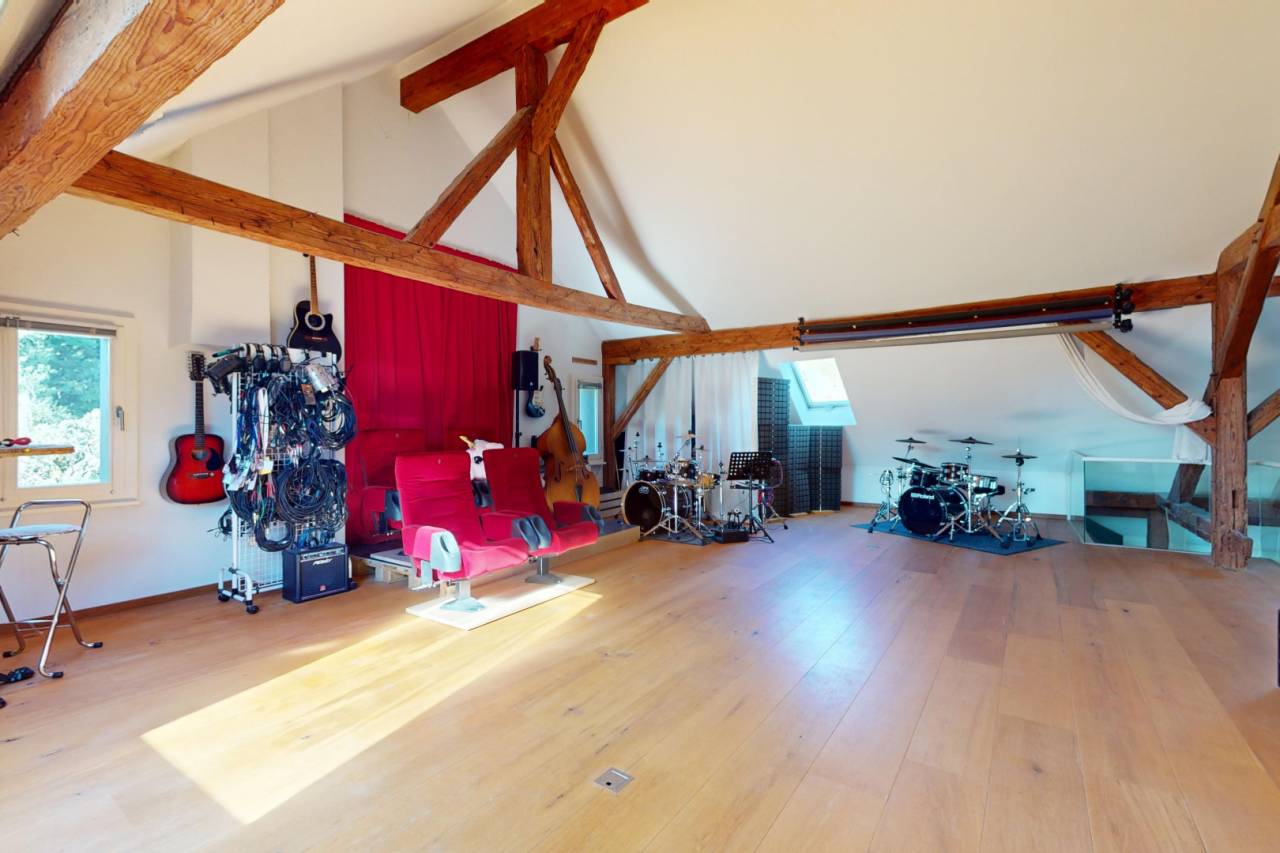 Magnifique ferme rénovée de 3 logements, stabulation