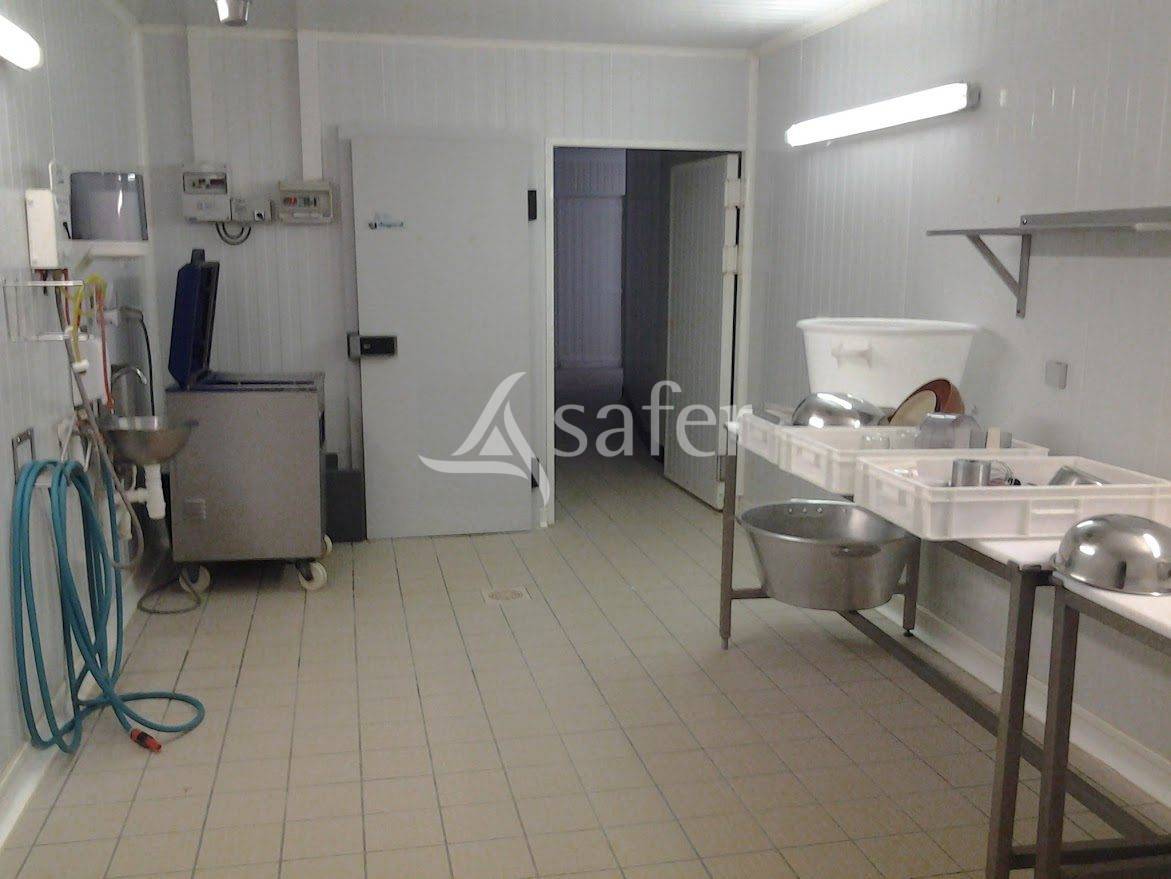 Jolie propri&eacute;t&eacute; agricole sur 33ha avec site de transformation