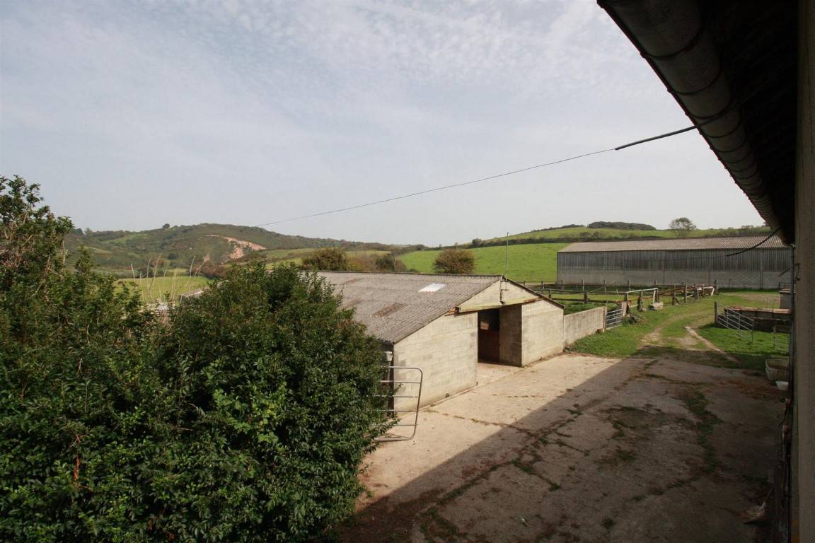 Écurie d'élevage en bordure de mer sur 21ha
