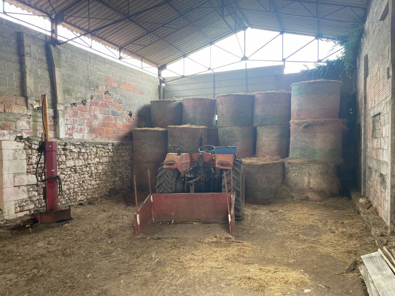 Propriété sur 41 ha idéale chevaux  20 mn de PERIGUEUX