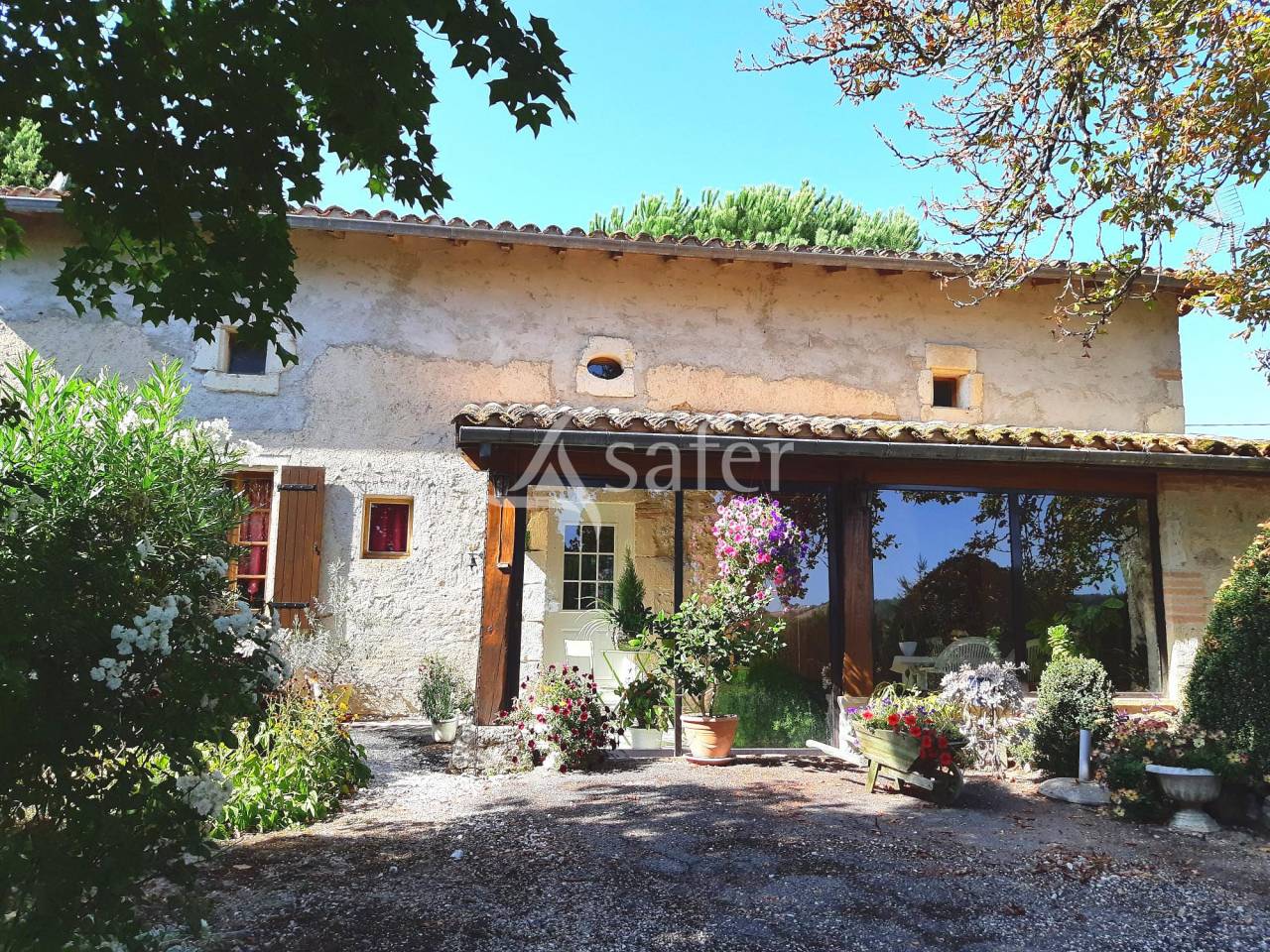 Petite exploitation à vocation Polyculture-Elevage avec local t