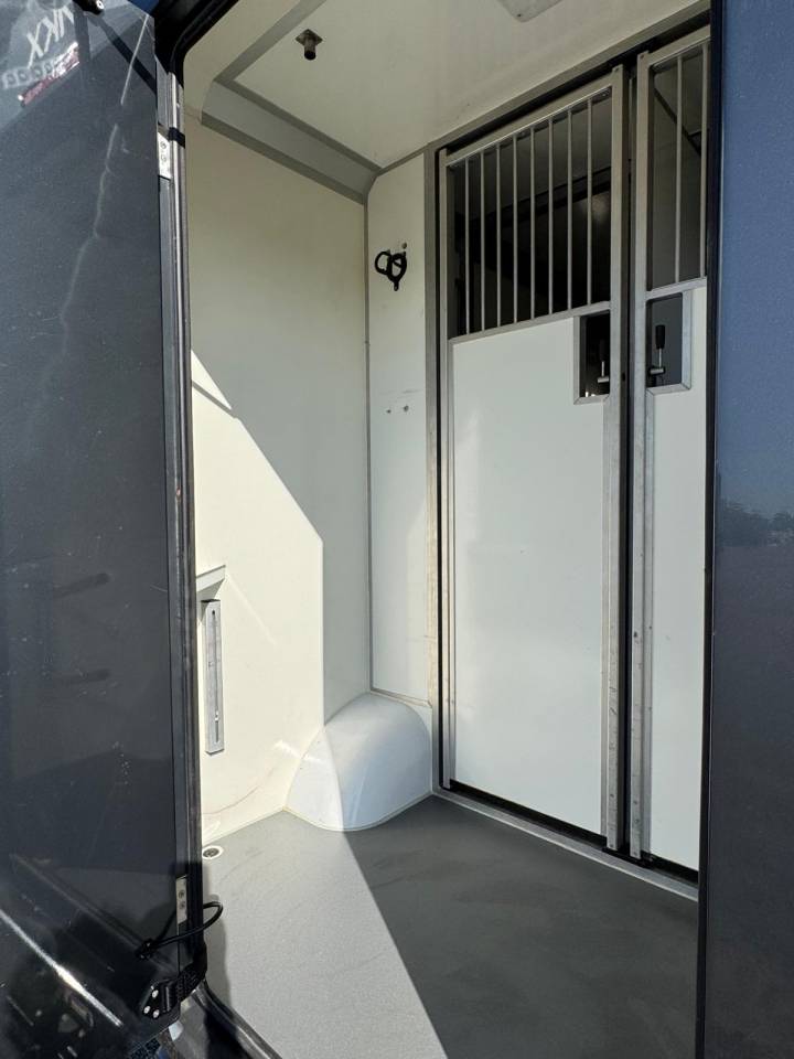 AKX stalle 3 - VENDU