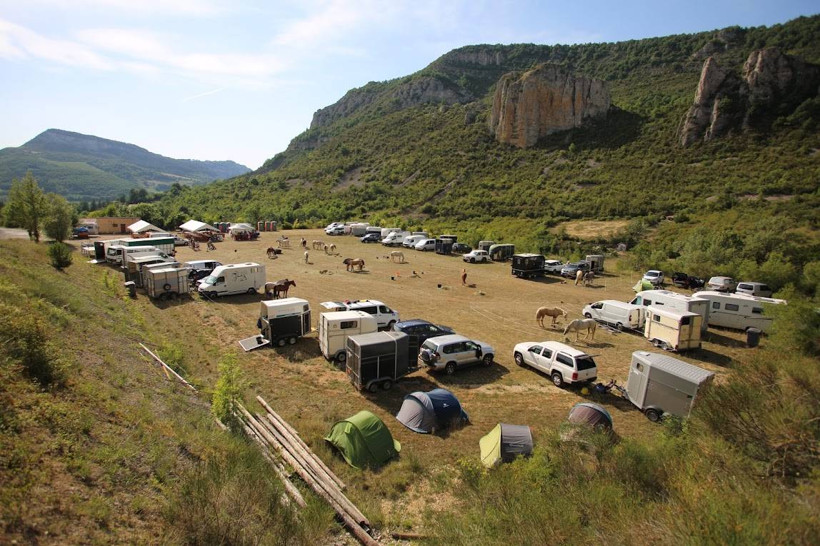 Randonnée à cheval et en attelage en Occitanie 