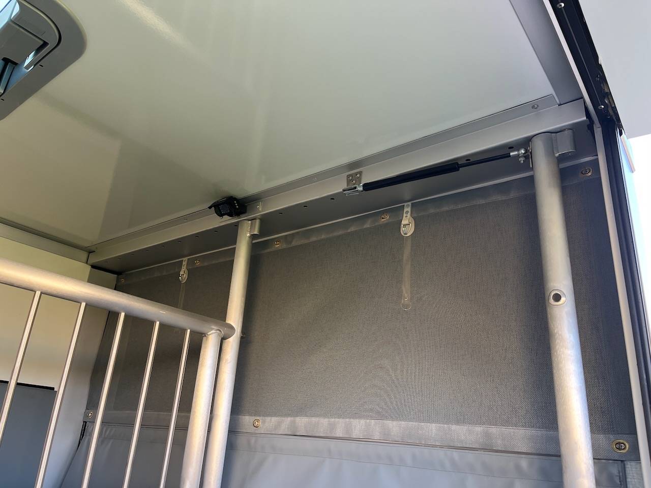 NISSAN INTERSTAR DCI 165 MSG STALLION LIGHT