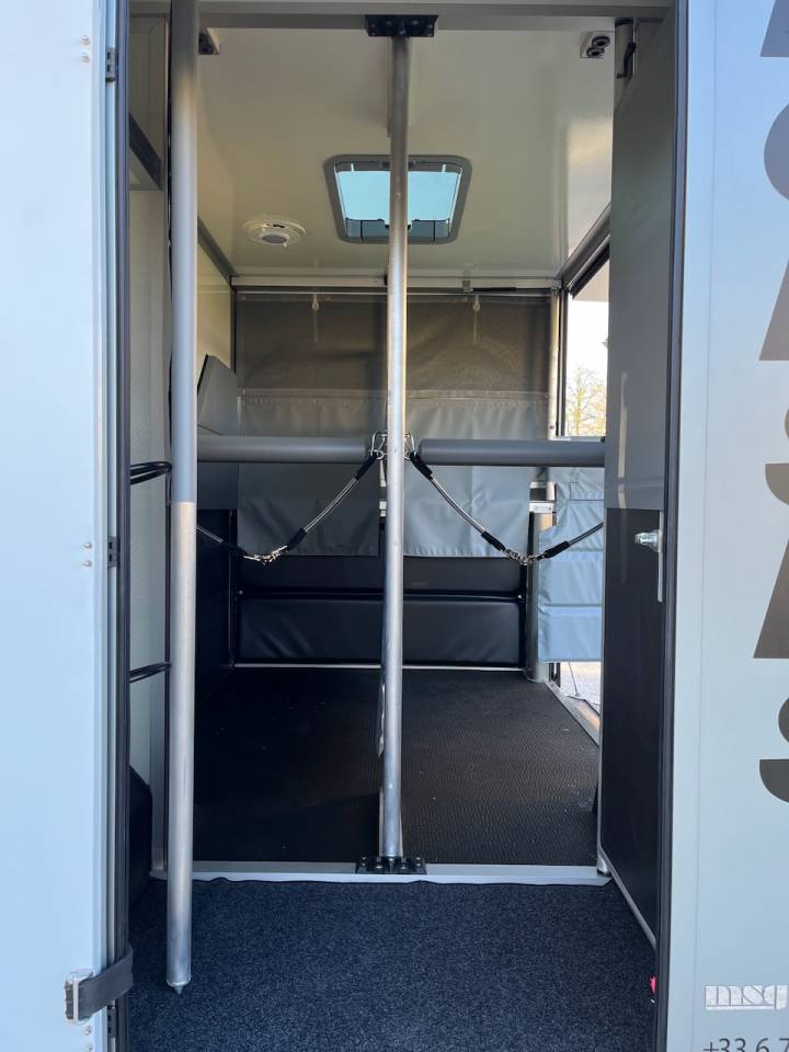 NISSAN INTERSTAR DCI 165 MSG STALLION LIGHT