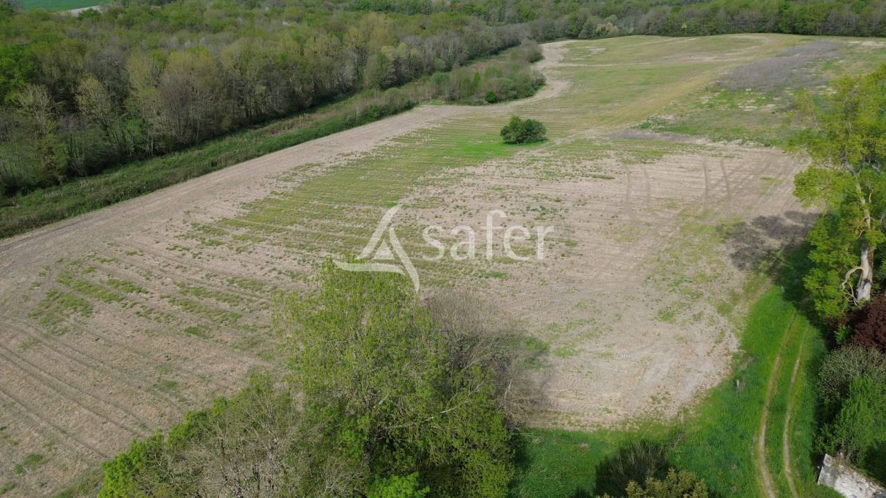 Propriété bâtie sur 22ha proche Ribérac