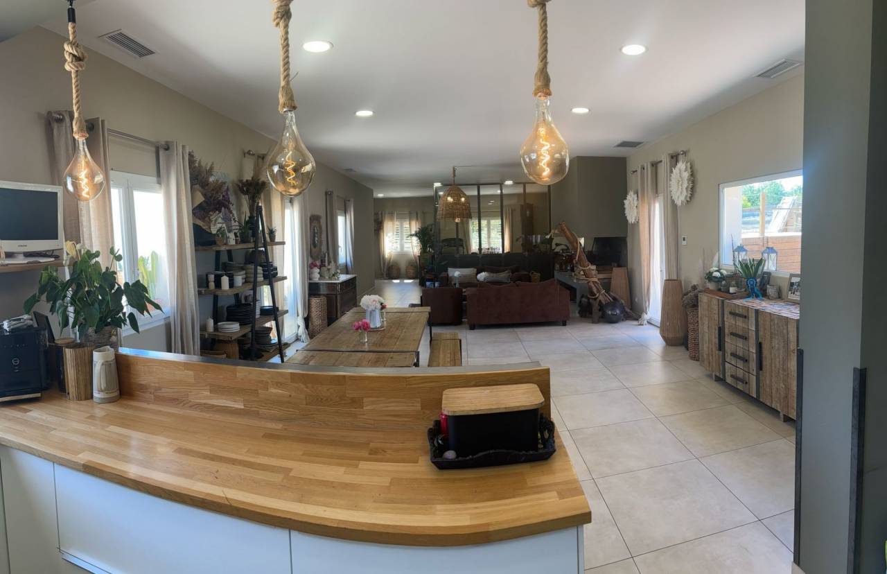 Hérault . Propriété équestre de standing