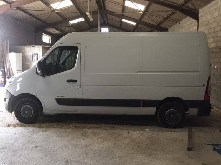 Transformation véhicule carrosserie transport chevaux