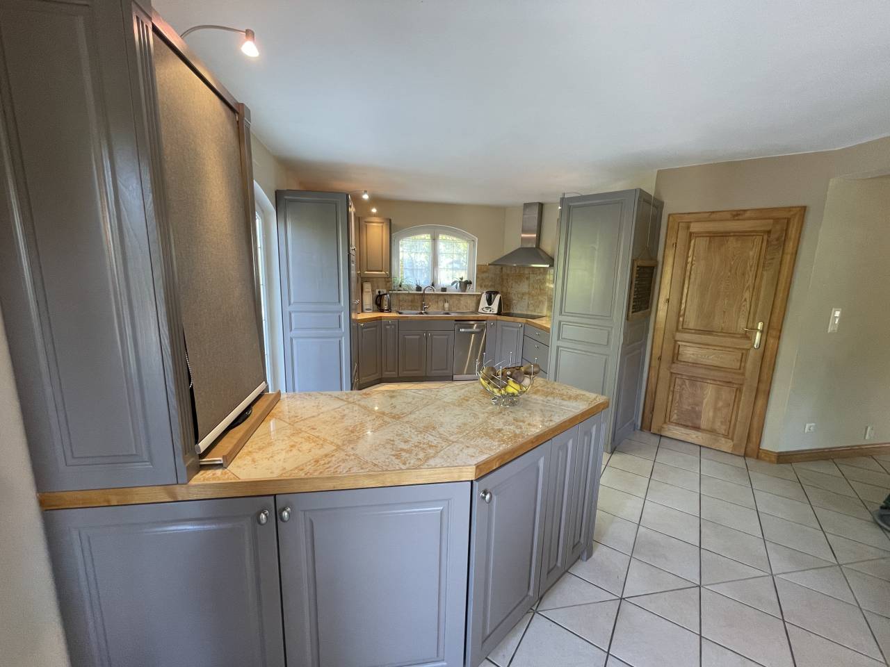 À vendre – Propriété familiale avec structure équestre