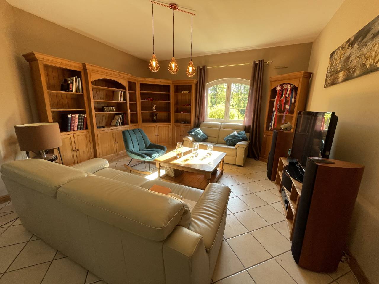 À vendre – Propriété familiale avec structure équestre