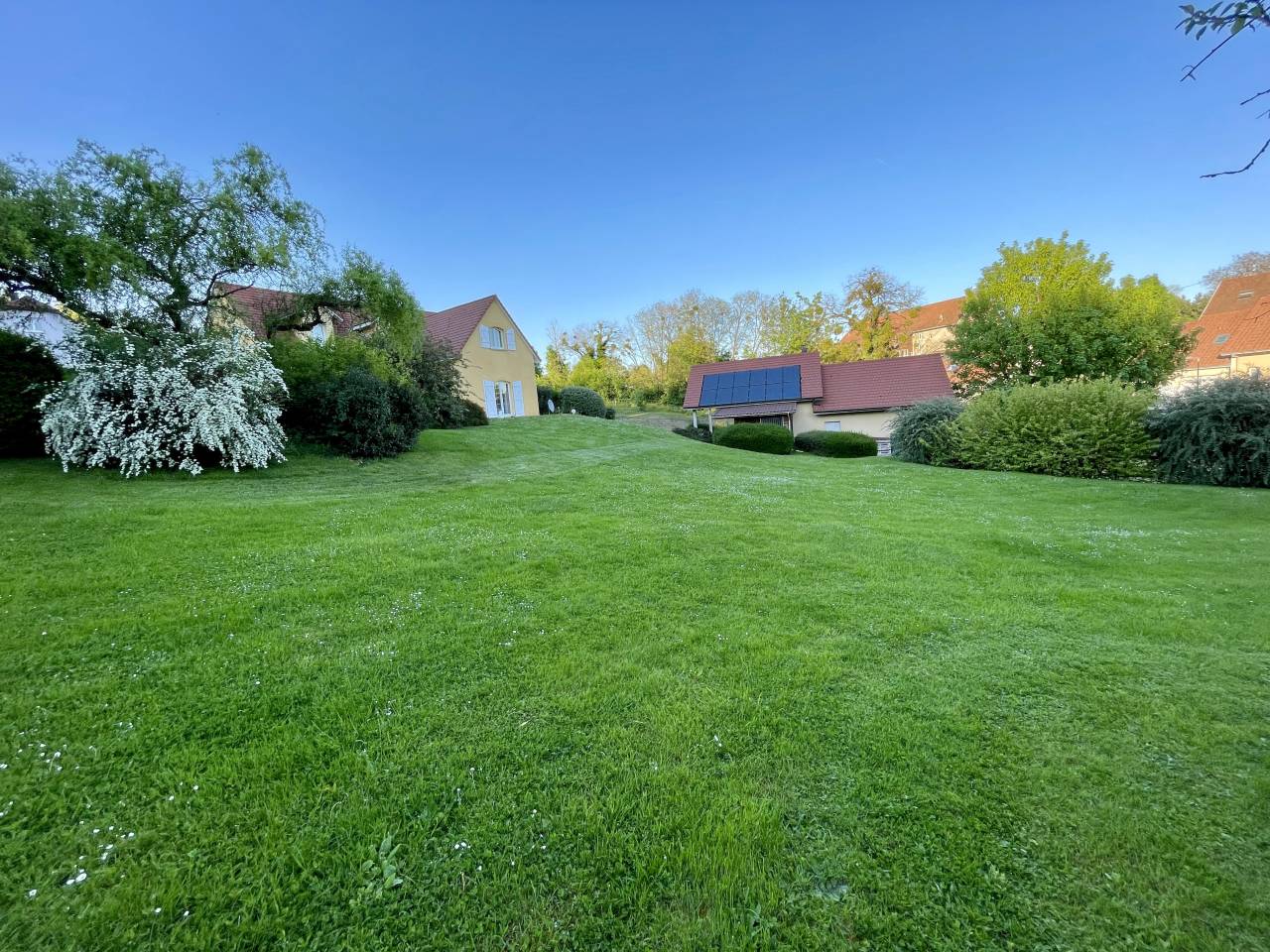 À vendre – Propriété familiale avec structure équestre