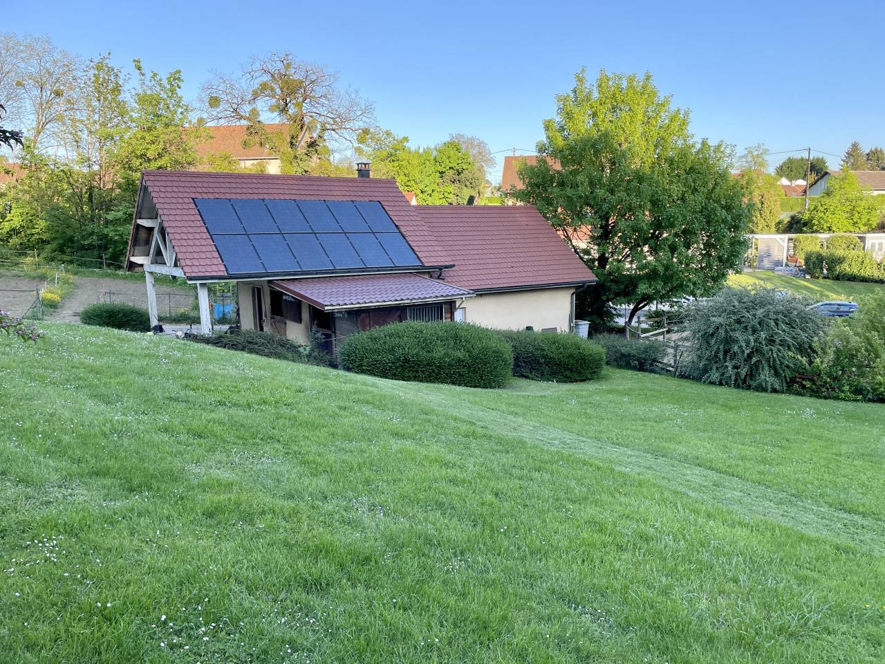 À vendre – Propriété familiale avec structure équestre