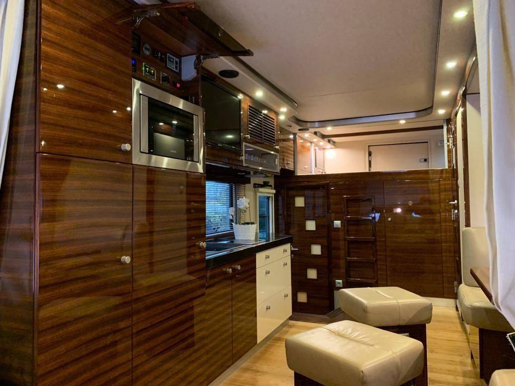 SCANIA P320 INTERHORSE EXCLUSIVE