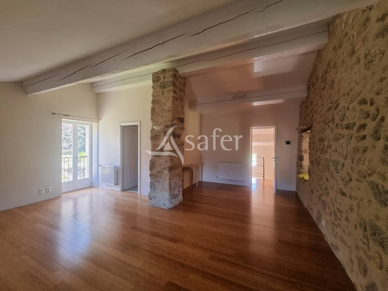 Mas en pierre tout confort au coeur de la nature dans les Pyrén