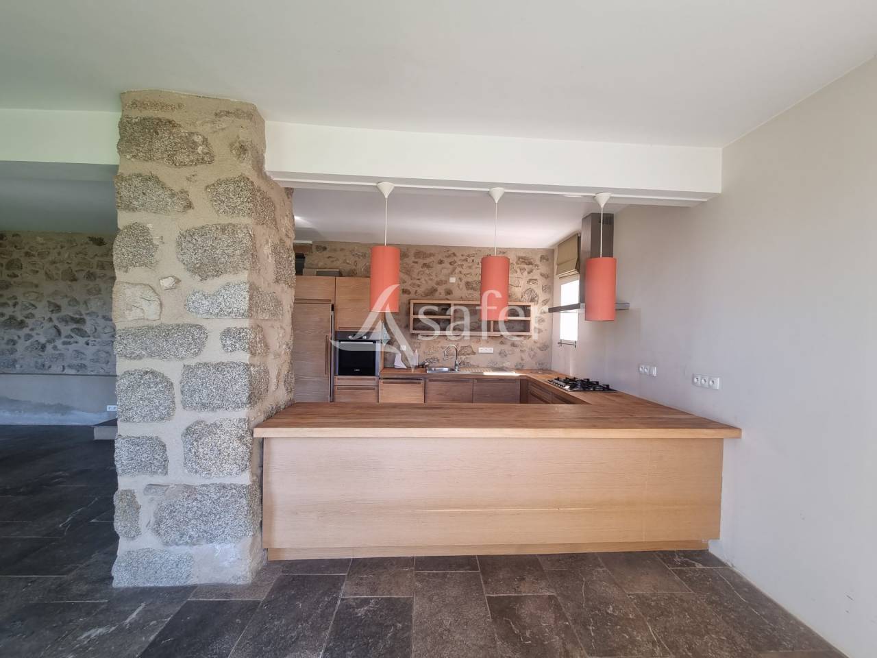 Mas en pierre tout confort au coeur de la nature dans les Pyr&eacute;n