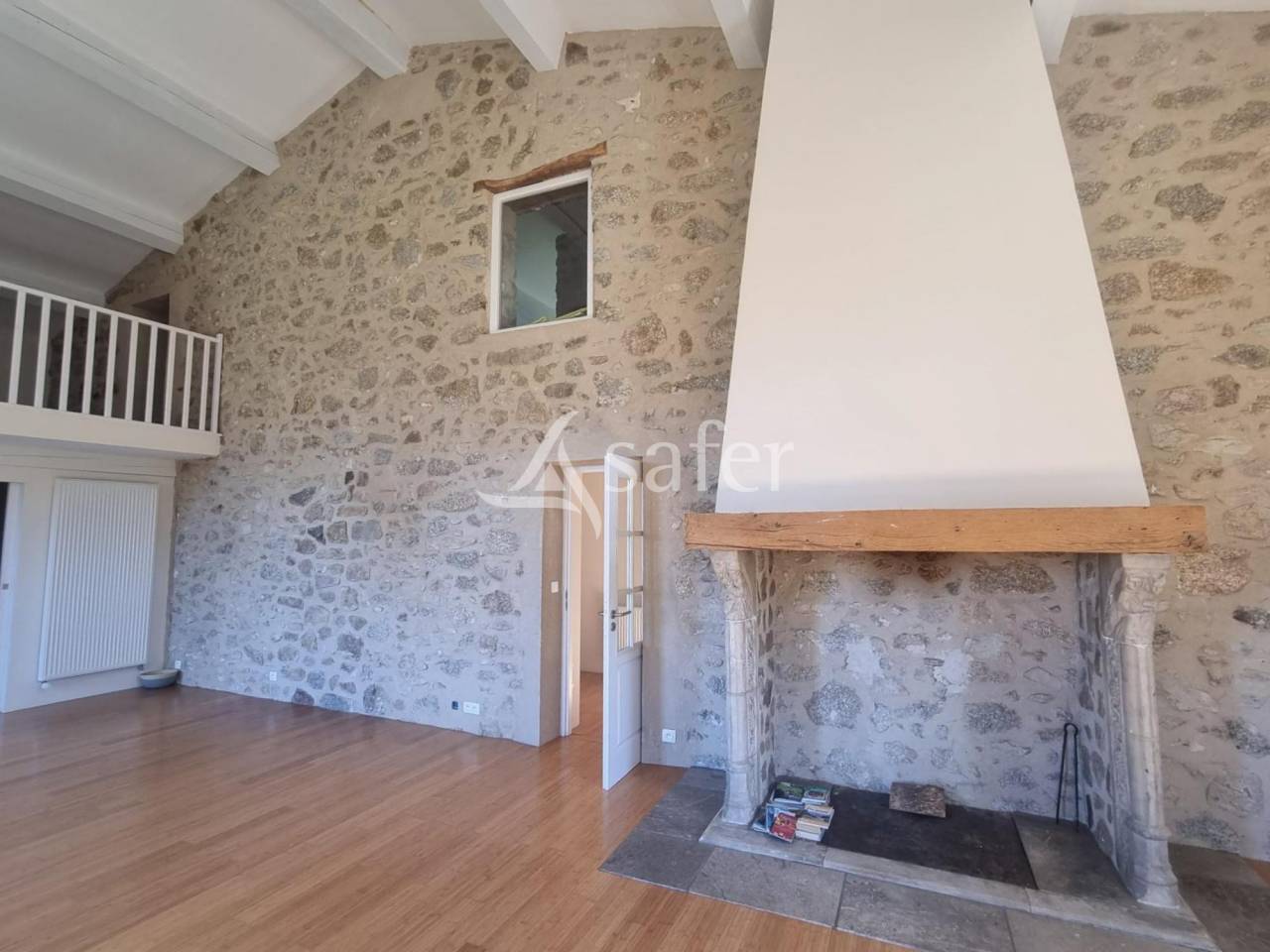 Mas en pierre tout confort au coeur de la nature dans les Pyr&eacute;n