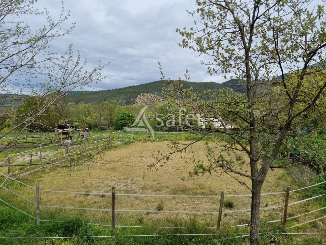 Rare : Domaine à vocation équestre dans les Pyrénées Orienta