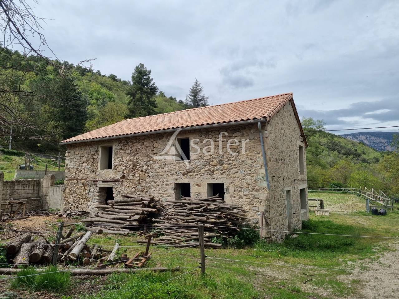 Rare : Domaine à vocation équestre dans les Pyrénées Orienta