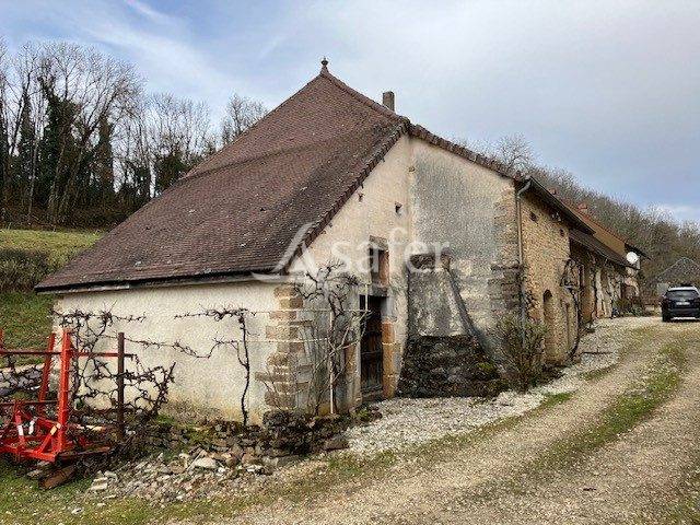 PROPRIETE HISTORIQUE EN PIERRE