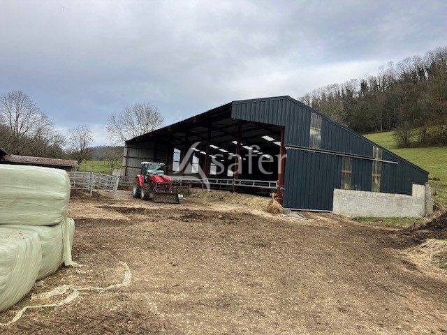 PROPRIETE HISTORIQUE EN PIERRE 44 hectares
