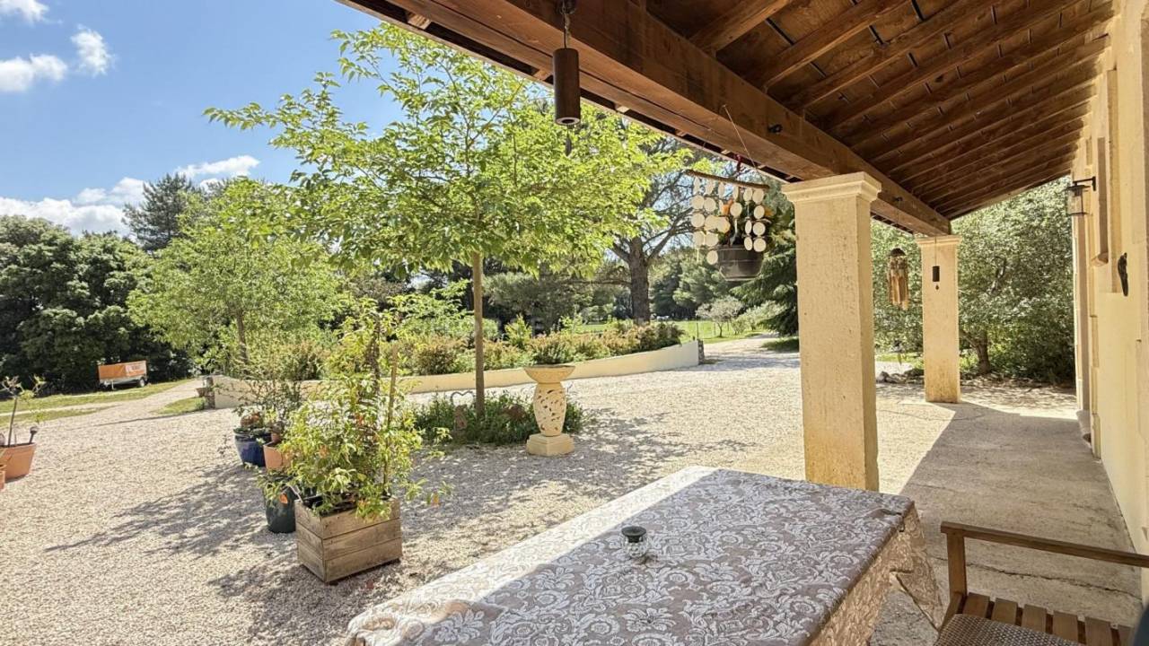 Alpilles - magnifique domaine de 6,5 hectares