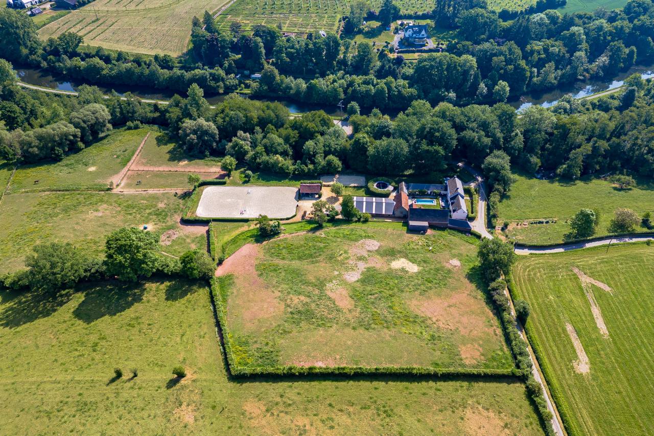 Belgique-Autoroute de Paris-MONS/Feluy