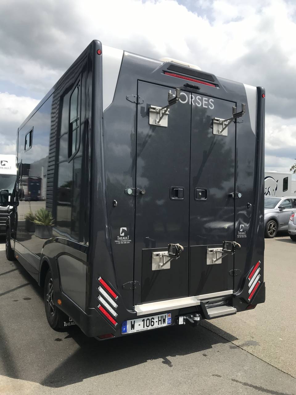 Camion pour chevaux Theault - TO 720