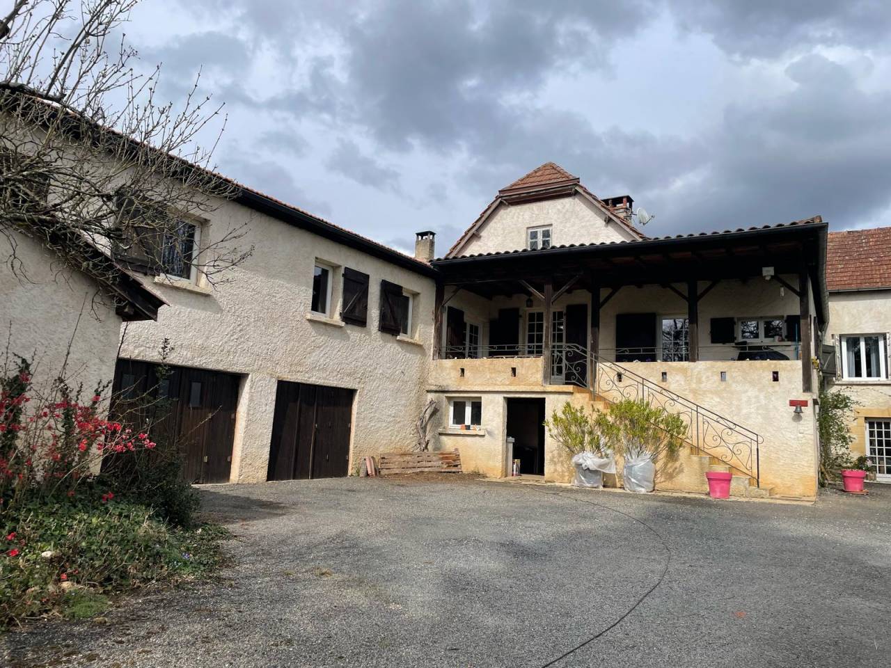 Propriété équestre sur 17 ha - 25 mn SARLAT LA C. (24)