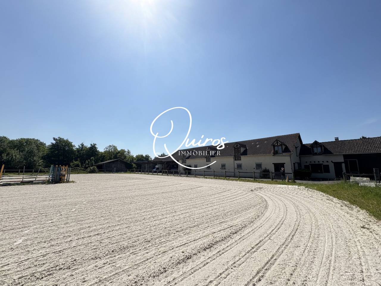 Charmante maison avec écurie et carrière, à deux pas de Fonta