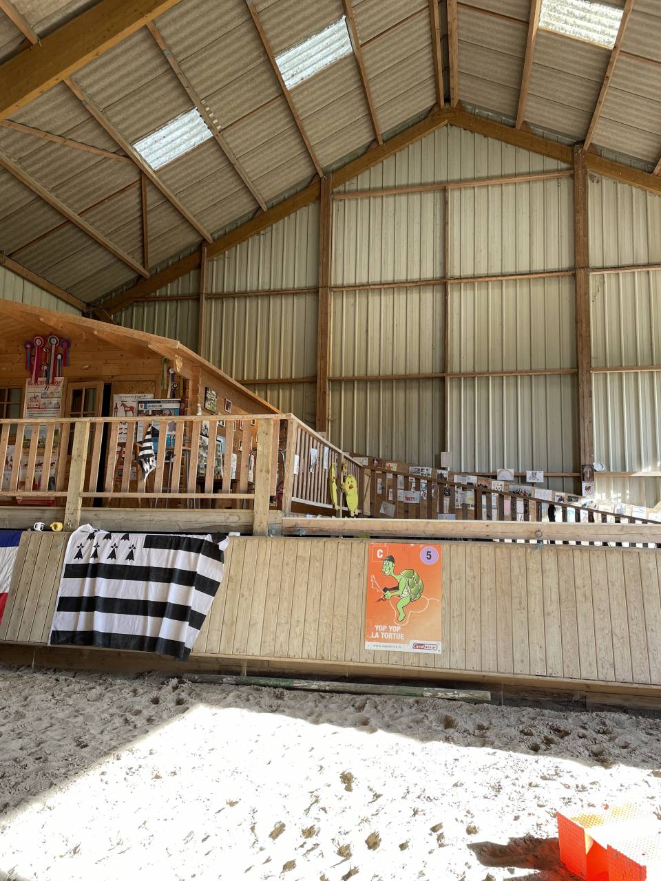 Écurie/ferme équestre entre Dreux et Chartres