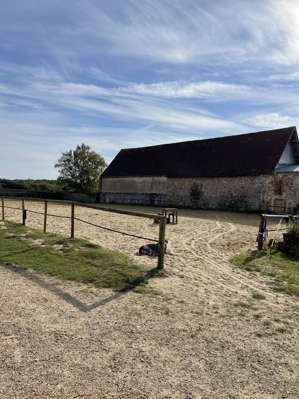 Écurie/ferme équestre entre Dreux et Chartres