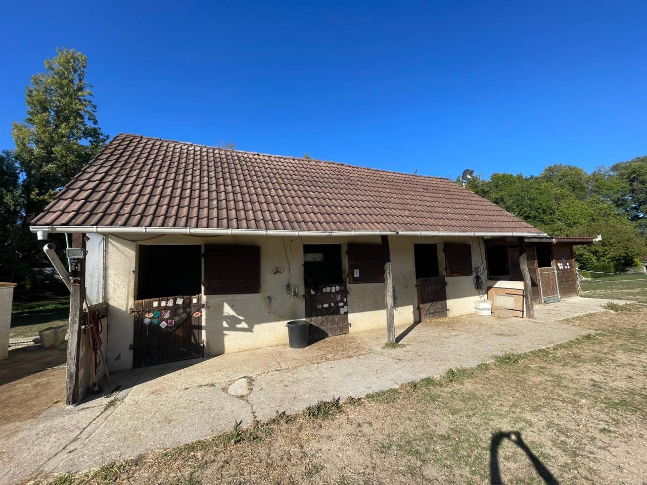 Propriété équestre sur 1,9 ha à 10 mn de Bourges (18)