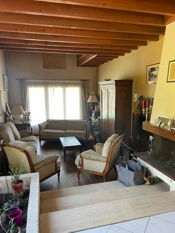 Propriété équestre sur 1,9 ha à 10 mn de Bourges (18)