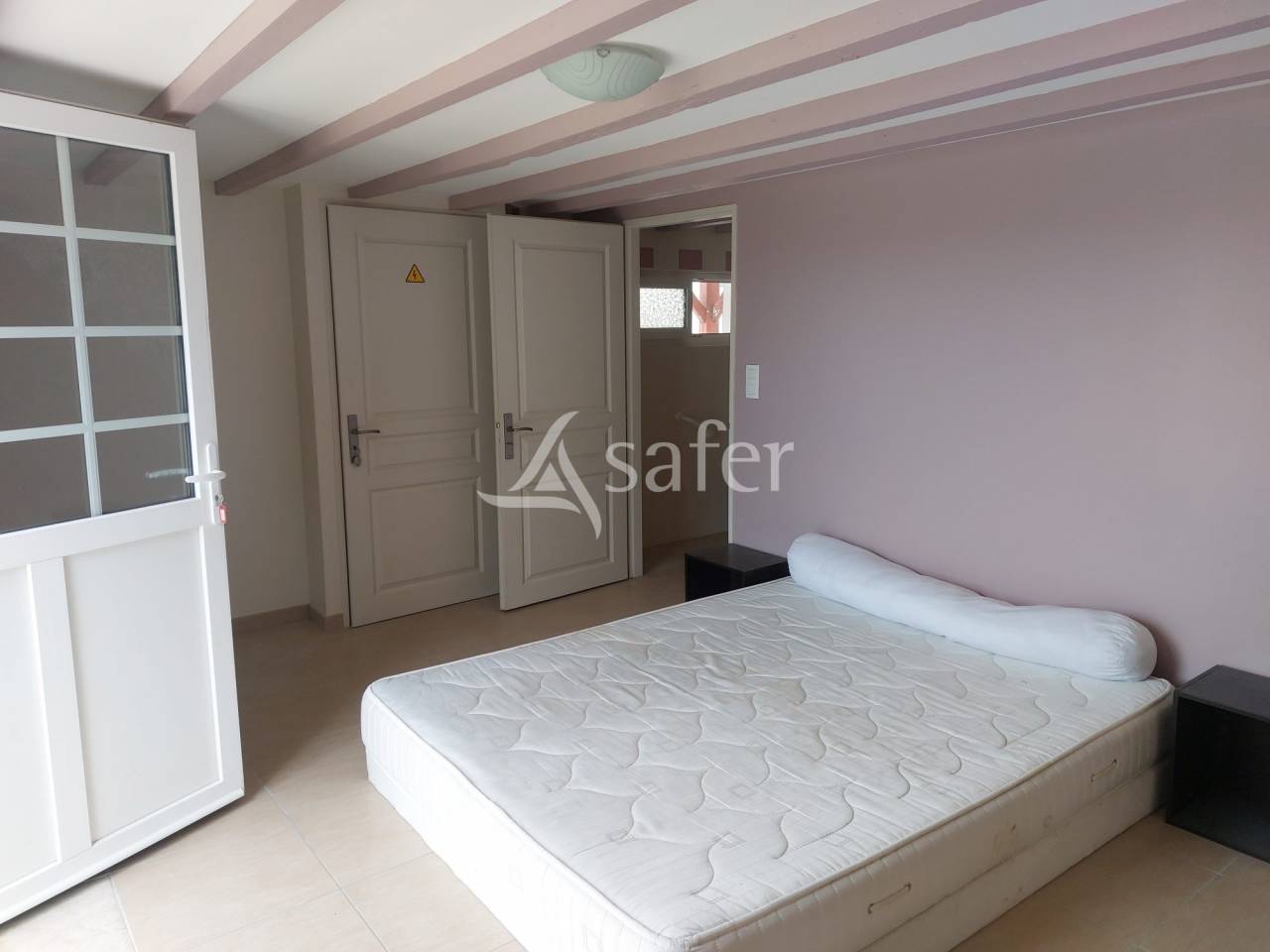 Enclos de chasse avec gîtes et salle de réception sur 100ha