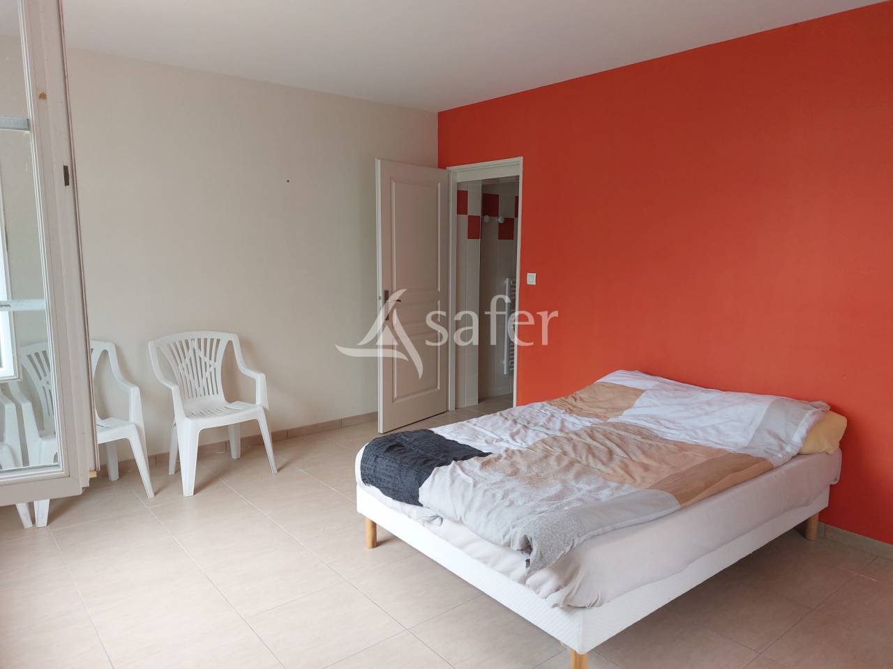 Enclos de chasse avec gîtes et salle de réception sur 100ha